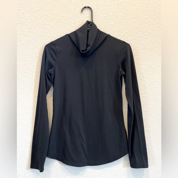 SO Tops - Woman’s SO black turtleneck, XS